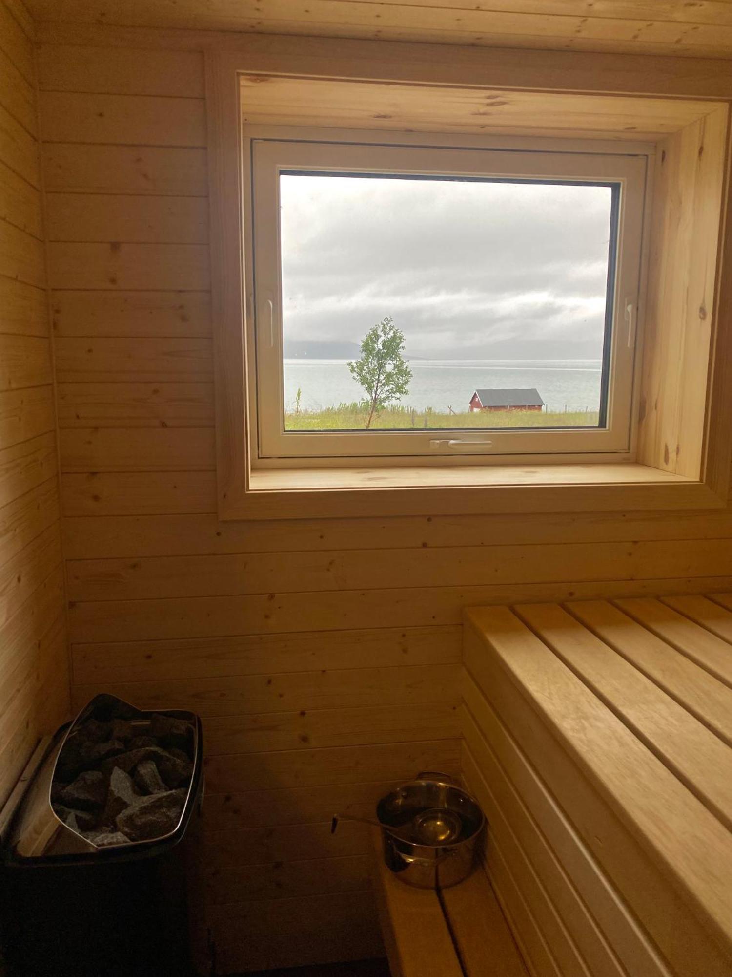 Unique And Charming Holiday Home With Fantastic Sea Views Тромсьо Екстериор снимка
